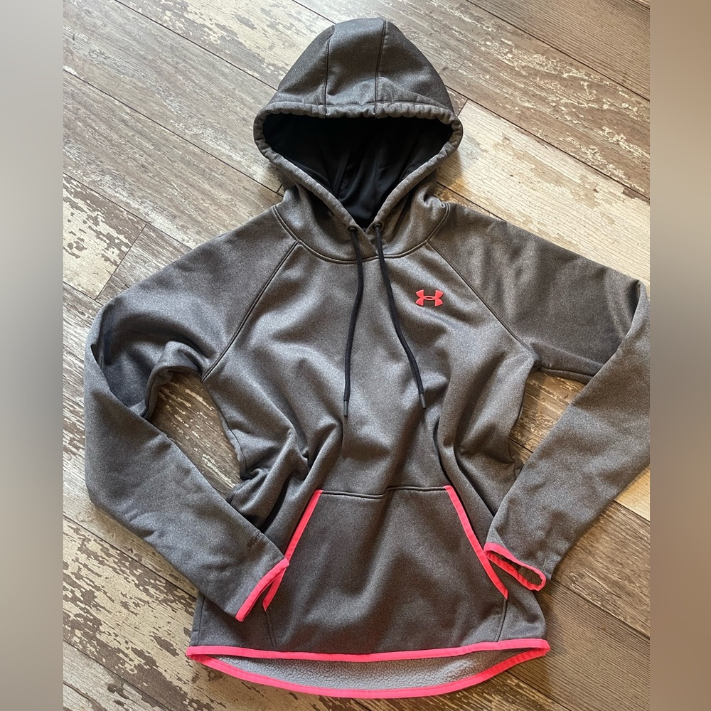 Women’s Under Armour pullover hoodie size small. Grey with pink